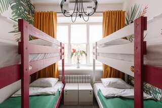 Хостел HDhostel Ижевск Кровать в 8-местном общем женском номере (удобства на этаже)-3