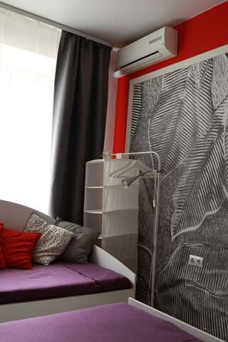 Хостел HDhostel Ижевск Номер эконом с 1 двуспальной кроватью-2
