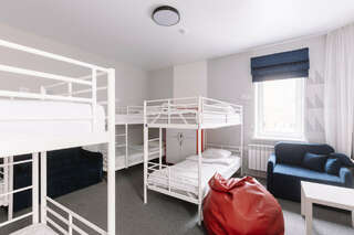 Хостел HDhostel Ижевск Кровать в общем номере для мужчин-1