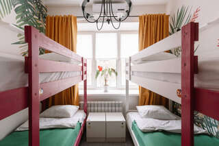 Хостел HDhostel Ижевск Кровать в общем 6-местном номере для женщин-2